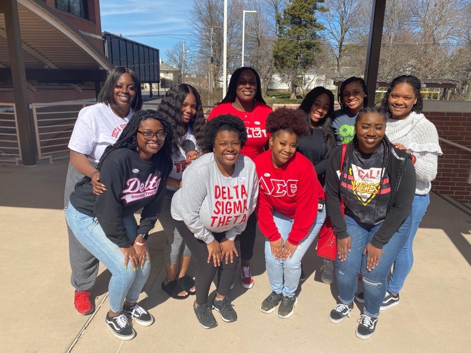 LT_DST1913's tweet photo. Exercising our Right! We Voted!🇺🇸
#PowerInOurVoteSince1913❣️ https://t.co/oD2qbhVhMJ