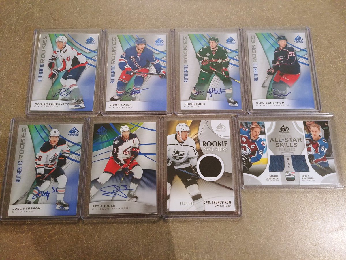 FlyingVCards's tweet photo. Let's show off some more recent group break hits from our release day breaks of 19-20 @UpperDeckHockey #SPGU

Some awesome #DraftDayMarks hits in this one!

#FlyingVCards #QuinnHughes #Showyourhits https://t.co/HAlkbmcGJP
