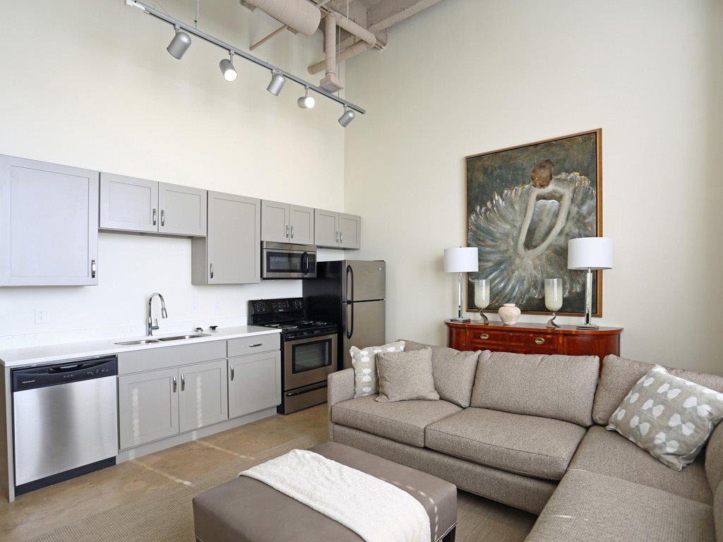 LandBankLofts's tweet photo. Cry over spilt milk no longer! Homes at Land Bank Lofts feature easy to clean and durable concrete. 
🌳👞
https://t.co/AVkH3IH8SF https://t.co/rAs8YSNVWY