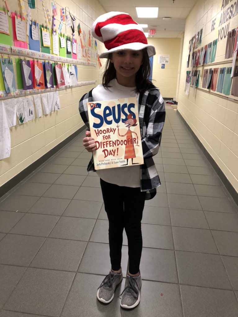 AlysonDurrett's tweet photo. Dress as your favorite character day! @columbiaeschool #cesastros #gofourthCES https://t.co/ZUglGBTpKI