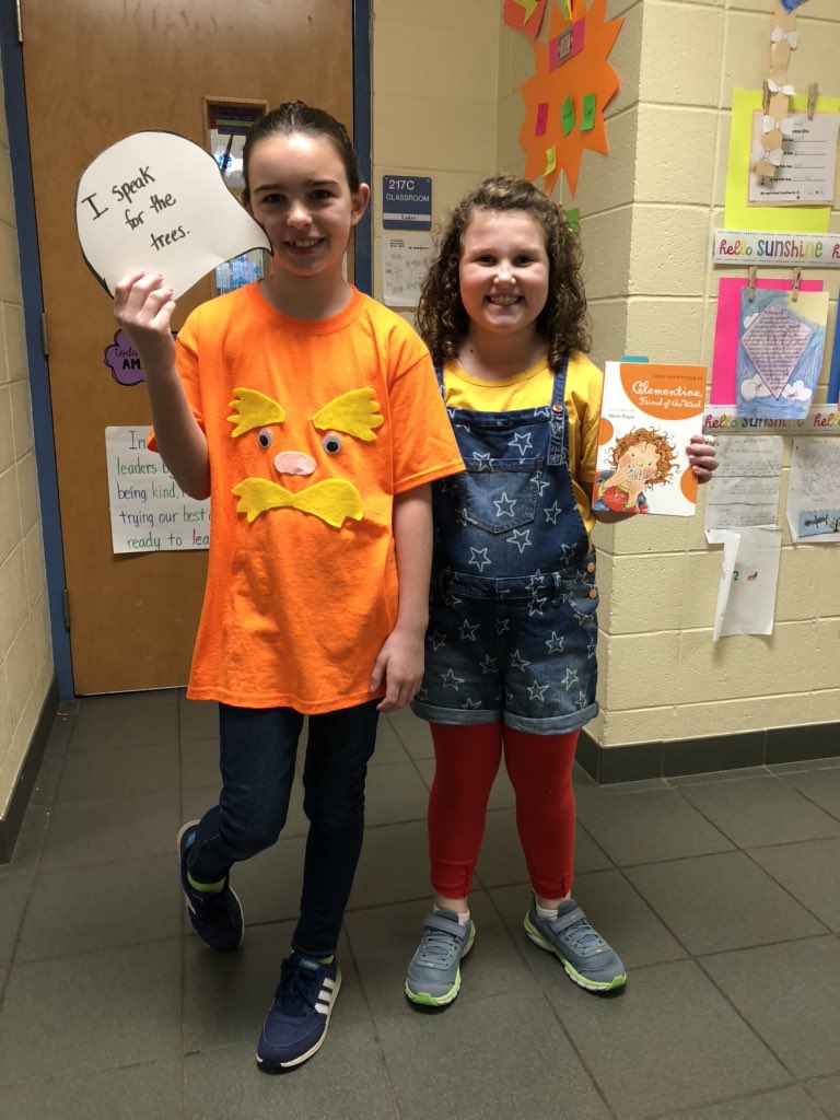 AlysonDurrett's tweet photo. Dress as your favorite character day! @columbiaeschool #cesastros #gofourthCES https://t.co/ZUglGBTpKI