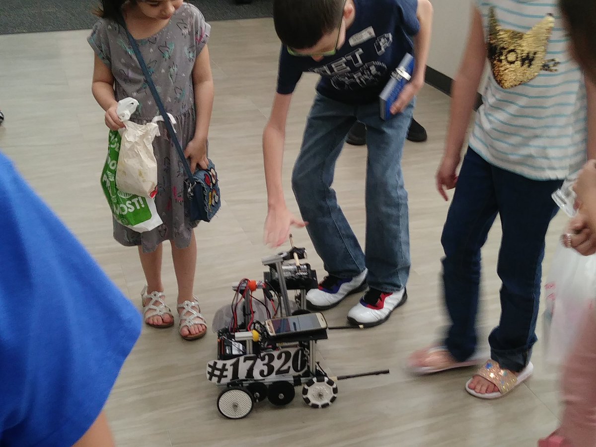 CluteRobotics's tweet photo. @twoggtwisters for STREAM night! Thank you for having us! We had a blast at Ogg Elementary! @BrazosportISD @BWoodRobotics @tmfulton1 Team Aries #17320 Humpty Dumpty playing Go Fish &amp; answering questions! Love @FIRSTinTexas @FTCTeams https://t.co/dozQwikBGw