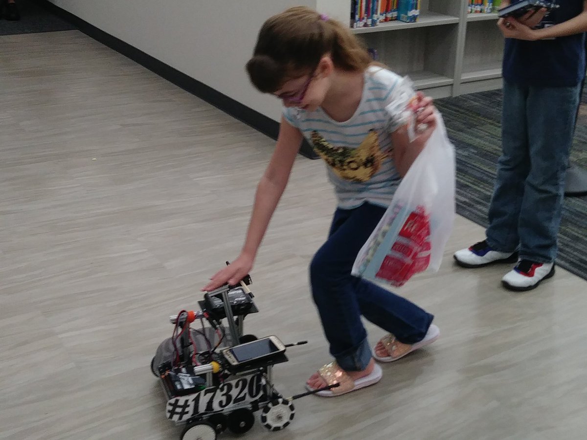 CluteRobotics's tweet photo. @twoggtwisters for STREAM night! Thank you for having us! We had a blast at Ogg Elementary! @BrazosportISD @BWoodRobotics @tmfulton1 Team Aries #17320 Humpty Dumpty playing Go Fish &amp; answering questions! Love @FIRSTinTexas @FTCTeams https://t.co/dozQwikBGw