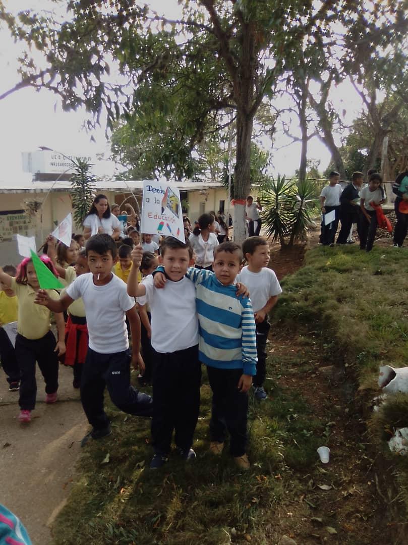 yohacbitrujillo's tweet photo. Caminata por los Derechos Humanos con los niños y niñas de la https://t.co/sQ1Co4ZP1G Emiro Fuenmayor CIRCUITO #1 Betijoque #Trujillo #TutorCbit #VoceraCRA #DialogoYConvivencia @psuvaristobulo @vane_prieto @RCcbit_trujillo @LaidelyPsuv https://t.co/7gwyPPz7KA