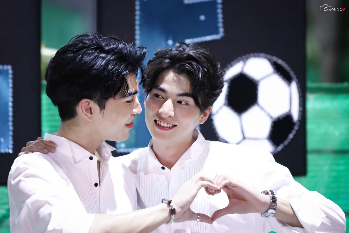 CharMING300K's tweet photo. น้ำหยดลงหินทุกวัน..... หินใจอ่อนแล้วมั้ง?

#หวานใจมิวกลัฟ  #GulfKanawut #MewSuppasit​
#545withMewGulf 125,126 https://t.co/Af3sCefaZD