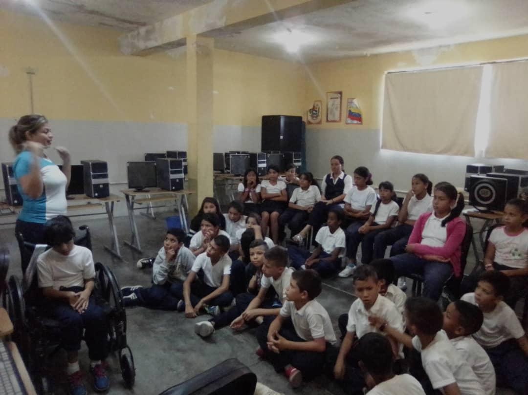 yohacbitrujillo's tweet photo. #DialogoYConvivencia Charla sobre el Coronavirus #Covid_19 a los Niños y niñas de Educación Básica en el CBIT Emiro Fuenmayor del Circuito #1 Betijoque #Trujillo #TutorCbit #VoceraCRA @LaidelyPsuv @psuvaristobulo @vane_prieto @RCcbit_trujillo https://t.co/ygETLoon6m