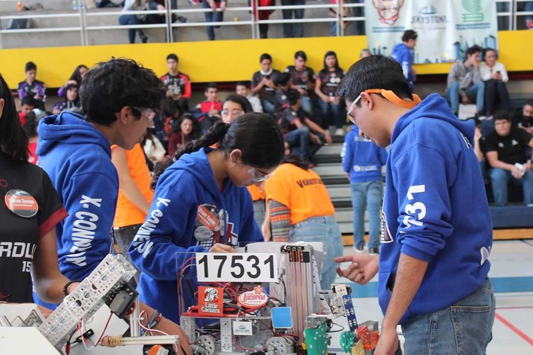 x_connectionFTC's tweet photo. “All the effort in the world won't matter if you're not inspired... but we are.”
#Throwback al regional en Chihuahua...
#FIRSTTechChallenge #FIRSTinspires #FIRSTrobotics #FTC #FTCskystone @FTCTeams @FIRSTweets https://t.co/Ayj9uiqg7B