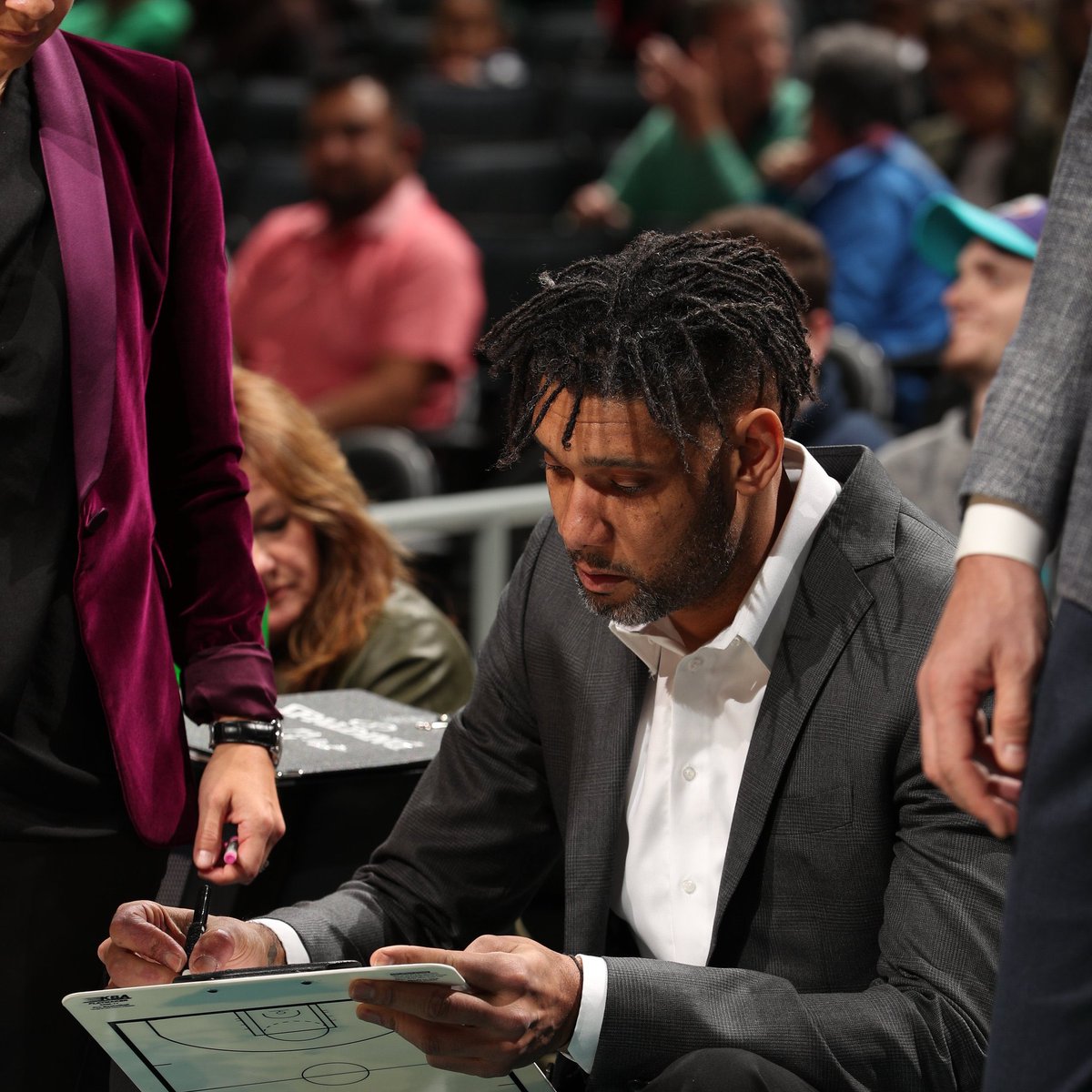 JulianMozo's tweet photo. El 31 de octubre de 1997, TIm Duncan debutaba en la #NBA como jugador. Hoy, casi 23 años después, dirige su primer partido. #CoachDuncan https://t.co/EBath5Z9Bx