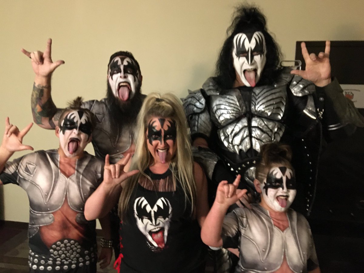 Pick out the real Gene Simmons. 