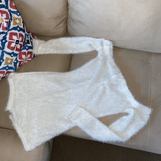 More items posted on my poshmark✨some for just $5💕 https://t.co/U1XYBMIQUX https://t.co/pobDWqq2MV