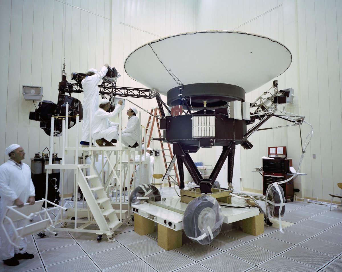 All right now, baby, it’s all right now! My twin, Voyager 2, is back to normal operations.
 
The five science instruments turned off by the spacecraft's fault protection routine are back on and returning data. Solid. go.nasa.gov/38O37mC