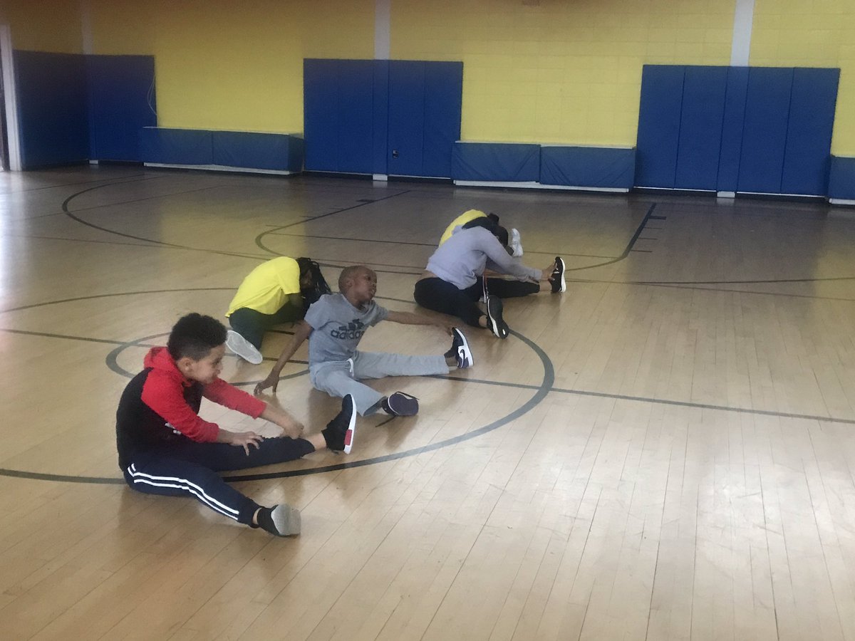 OLV_afterschool's tweet photo. Learning the importance of stretching before a #basketball game @OLV_afterschool @OLV_AP_CMoreira @CWCatholicSchls @ArchNY_Schools https://t.co/DOu6O9UuVg