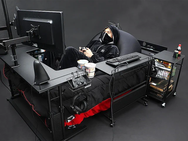 ゲーム・睡眠・食事がこれですべて完結？「ゲーミングベッド」！