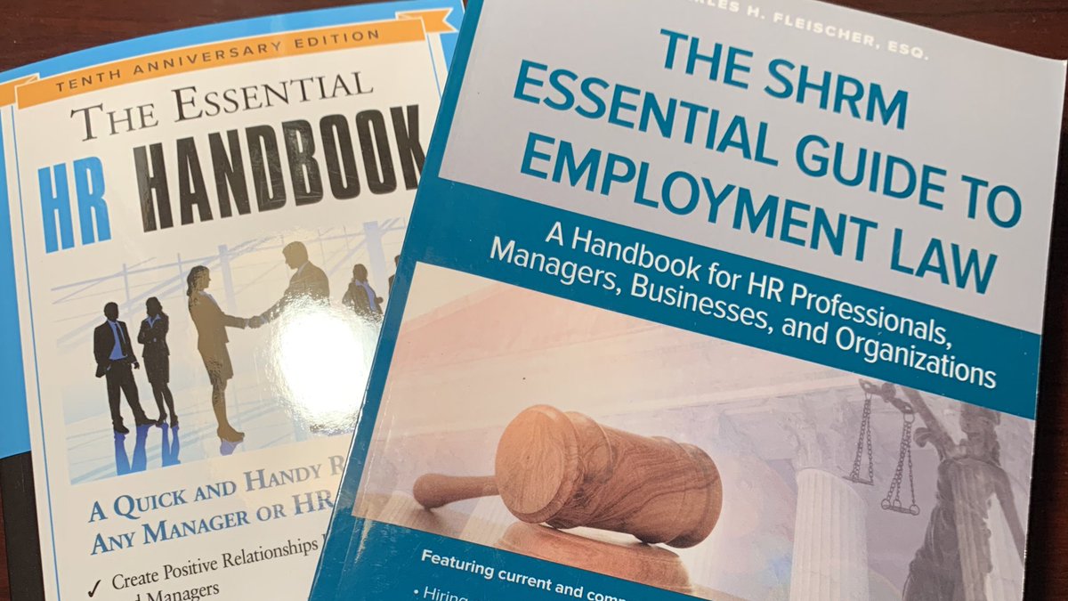 EReynaVelazquez's tweet photo. Let the nighttime reading begin...#HRinspiration https://t.co/1HJwsAzNpo