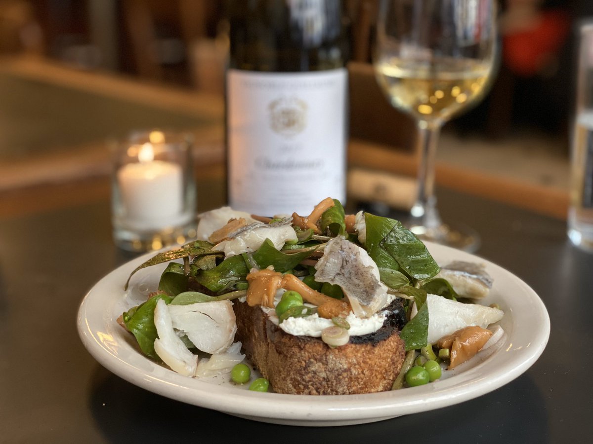 wildAKpollock's tweet image. Happy hour at Le Pichet 🇫🇷 complete with a smoked Wild Alaska Pollock tartine for #WildAlaskaPollockweek!