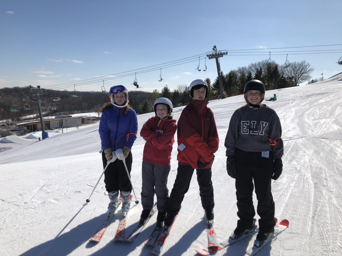 MsJennaOBrien's tweet image. Some great pictures from our Skiing and Snowboaring Field Trip last week! Beautiful weather! #plhs #winterrec