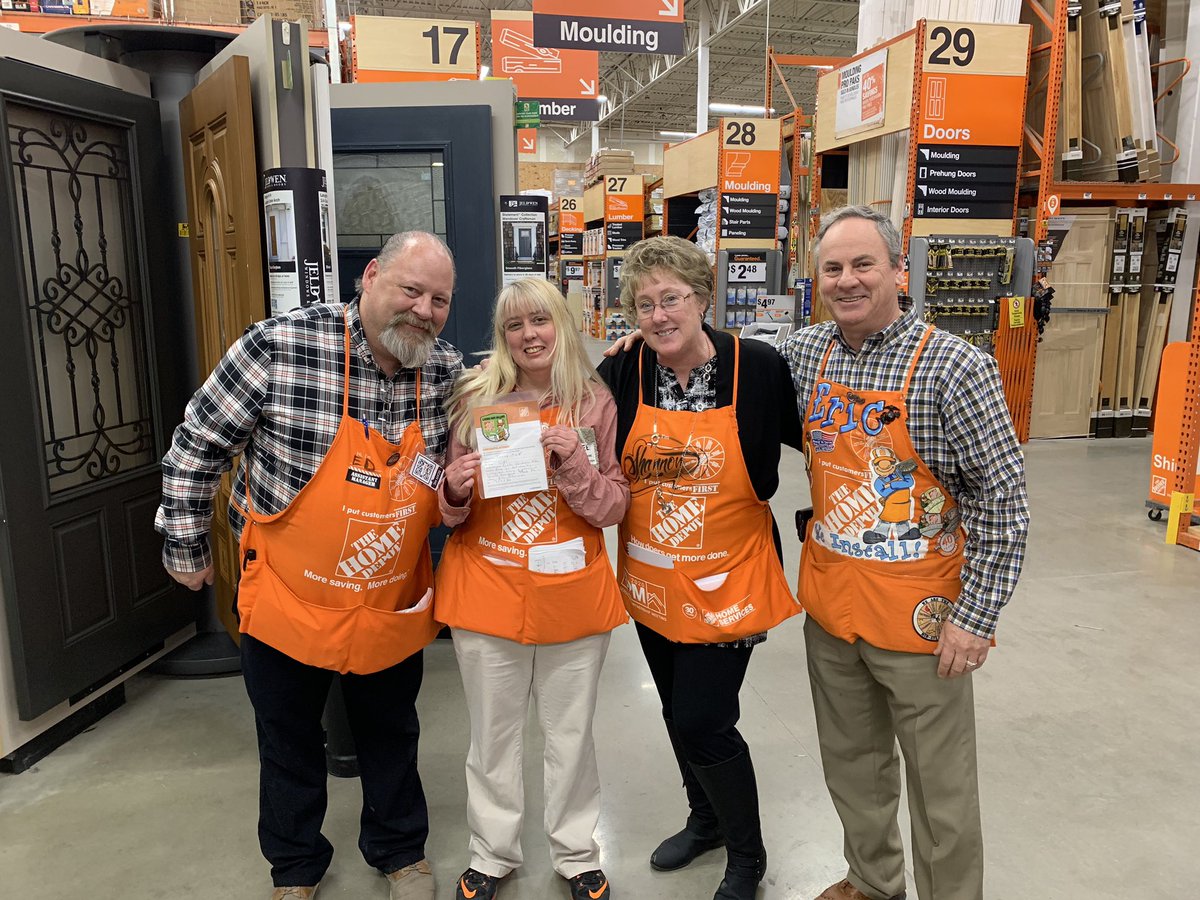 Store leadership shouting out their AWESOME specialty DH Tammy! #Winning #SpecialtyRocks #ServantLeader
