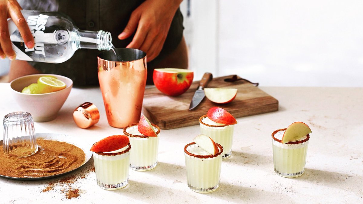 alldrinks2u's tweet photo. What makes a cocktail interesting, are the type of drinks available. The question here is, Do your guests love your drinks ? This question is important because, we believe that the drinks should match everybody’s taste. No better way to do that than ordering our drinks. #cocktail https://t.co/rXlCIiJSXD
