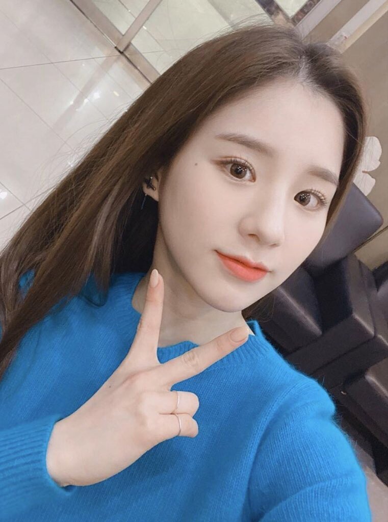 3/2-3/3/20on god heejin i am so tired all the time but seeing you makes me happy