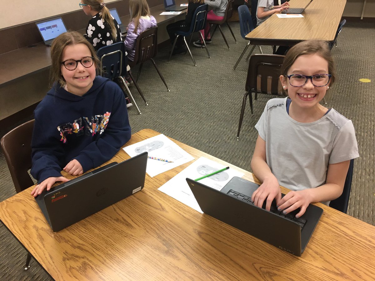 cklloyd87's tweet photo. Lovin’ our LMS! Mrs. Olson is top notch at engaging students in meaningful research. 3rd graders use Google maps to locate different places while they learn about the world’s geography. 🌎 🐾 #together #murphybulldogs 🐾 @OlsonStacy #learnbps https://t.co/kvxFtBTWxC