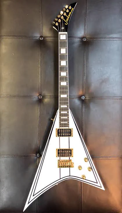 @pen_pen_mm ランディVも入れてあげて下さい🥺 