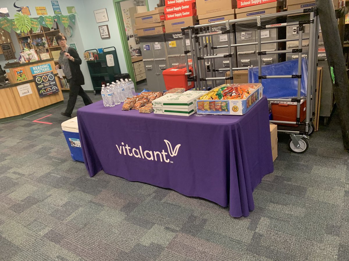 edithc_HHES's tweet image. Our Third Annual Horizon Heights Blood Drive a success thanks to the Horizon Heights staff, parents and community.  Save a life-Give Blood!  #savethehumans #TeamSISD #destinationdiscovery