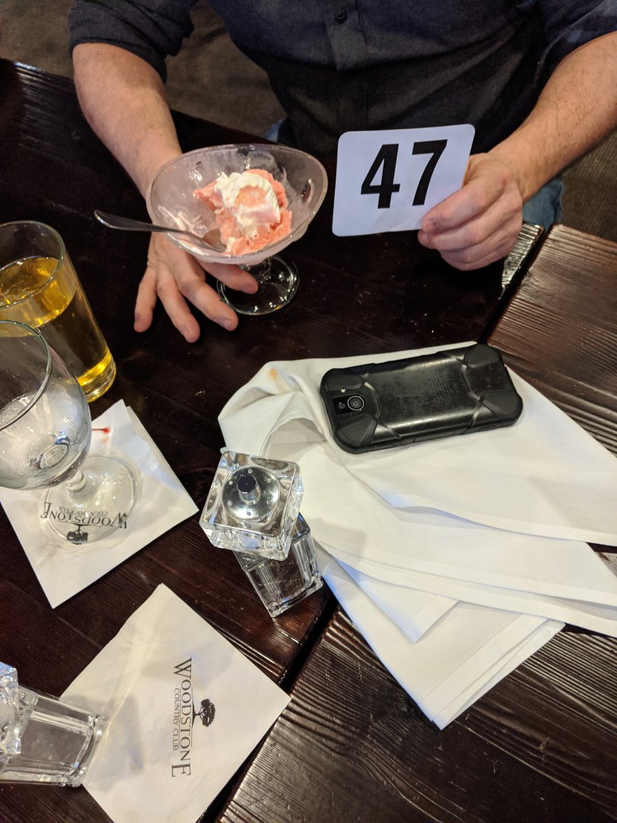 jwstorm136's tweet photo. #table47 dessert. https://t.co/T0M577h7fT