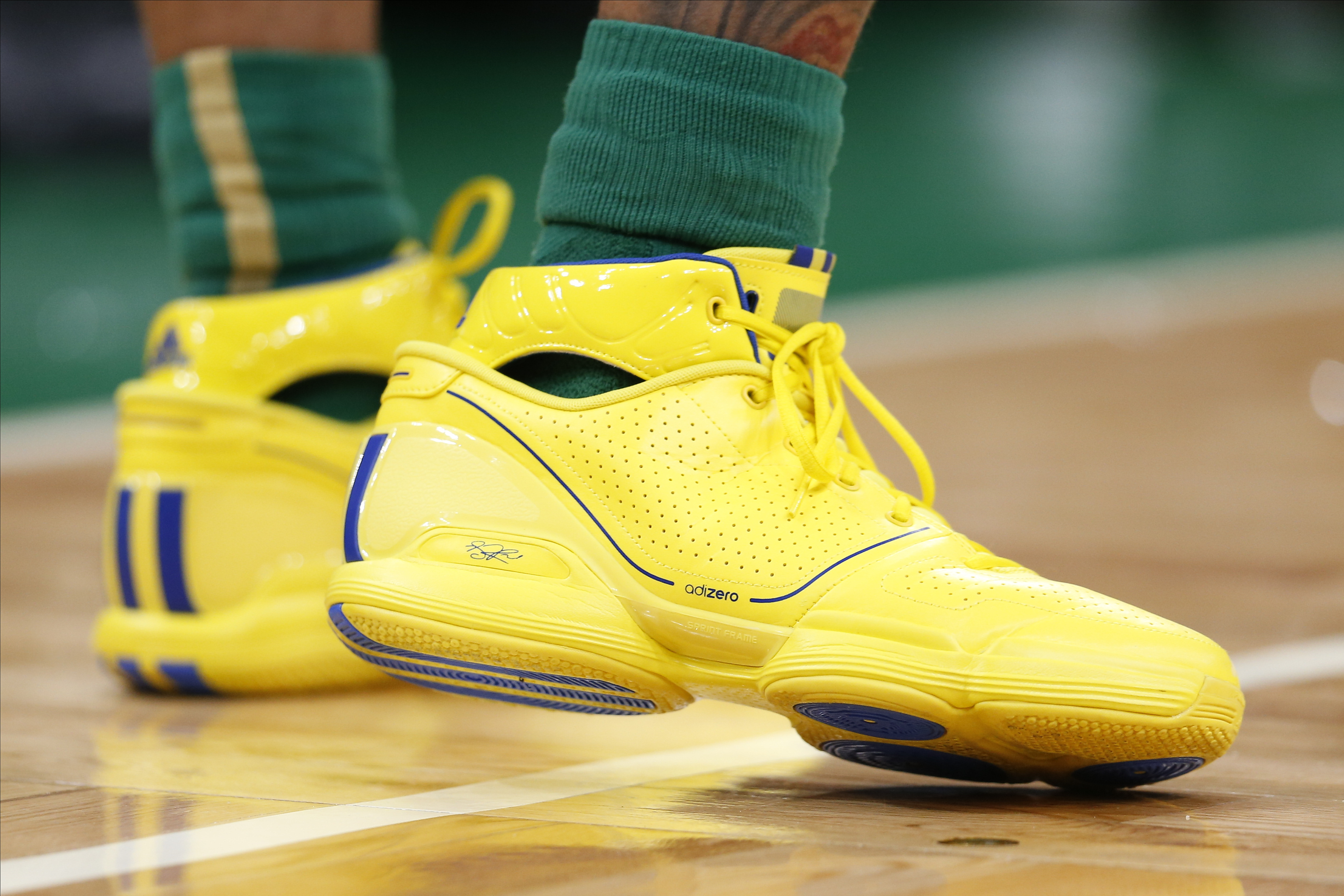 B/R Kicks on X: .@BeMore27 wearing the Adidas adiZero Rose 1 “Simeon”   / X