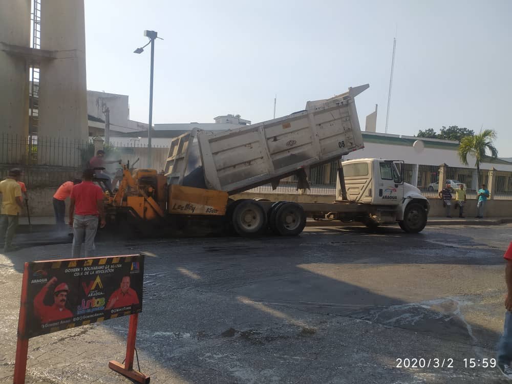 YafarNaim's tweet photo. Por instrucciones de nuestro Gob. @RMarcoTorres se realiza Pavimentación de la calle Cajigal en Cagua en el Municipio Sucre como parte de la misión @MVzlaBella y a beneficio del pueblo aragueño

#ConChávezEnBatallaYVictoria
#JuntosTodoEsPosible

@NicolasMaduro @Mary_RomeroP https://t.co/ApnFG6HKoN