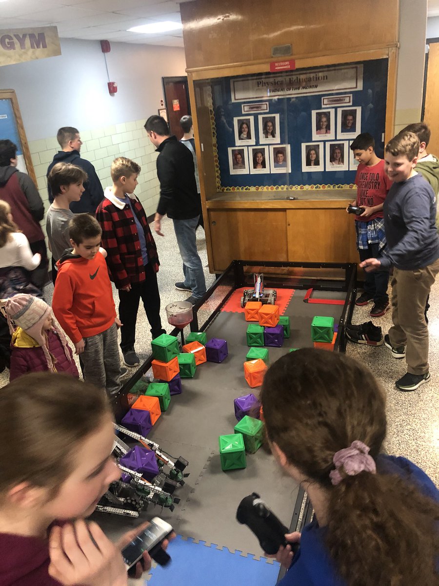 op_middleschool's tweet photo. Thank you for coming out to support your children at tonight’s STEAM Expo. Student projects were amazing. Thank you to our teachers for making tonight’s event possible. Thank you to all the local businesses for your support as well! https://t.co/yvITOAoQWJ