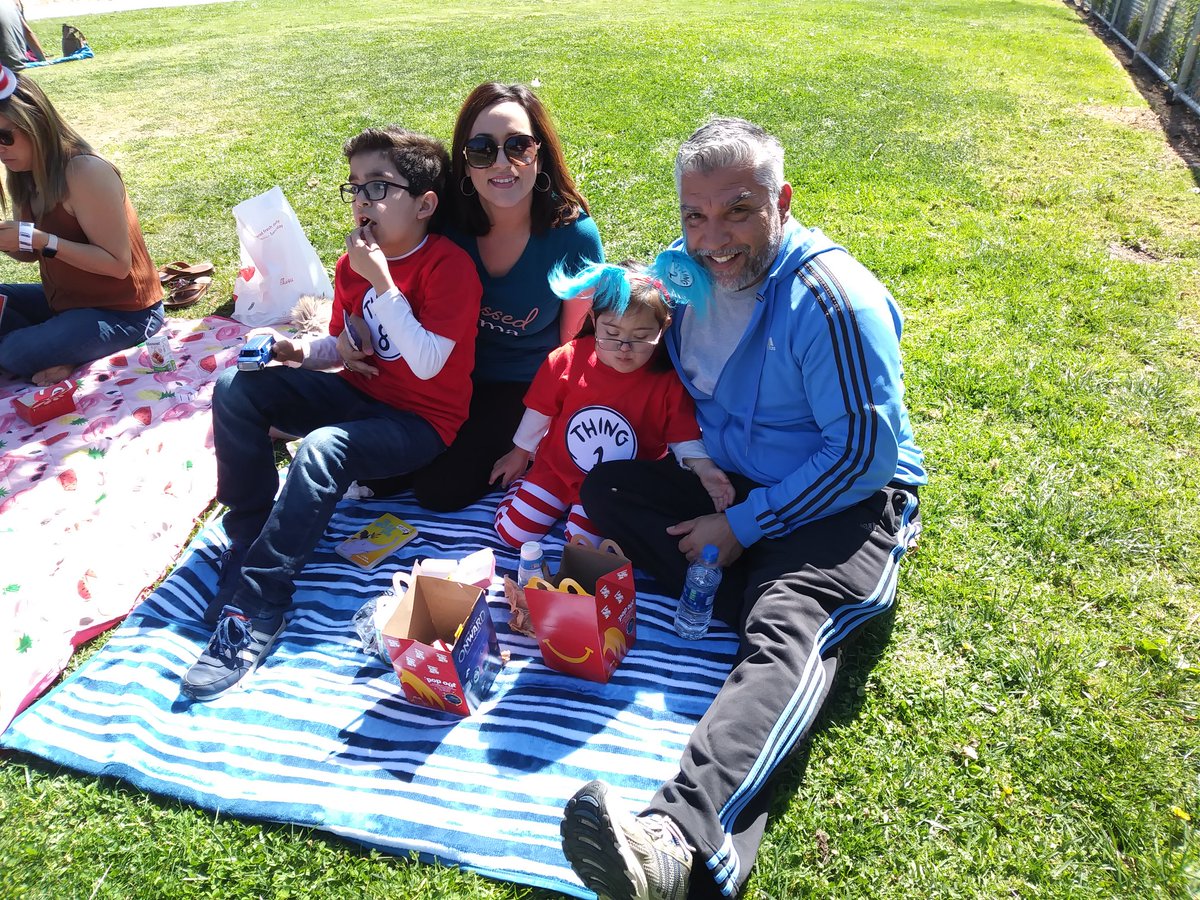 CL4Parents's tweet photo. @laderapalma Book- nic 2020!
#ReadAcrossAmerica
#SpecialPersonAndMeAtSchool
#lhscd https://t.co/xdeVsd121l