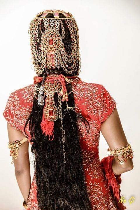 SudaneseCulture's tweet photo. Different types of Sudanese Jdla/جدلة
Jdla: Sudanese traditional bride hair dress
#SudaneseCulture #ثقافة_سودانية

📷 @NaGiPhotos https://t.co/WZhNjkgEJb