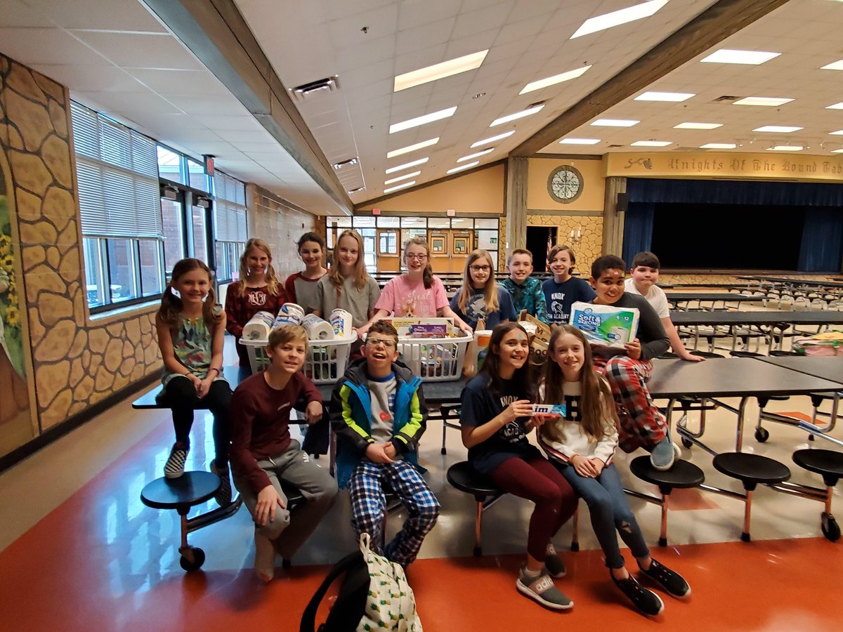 The Knox Make A Change Club and Girl Scout Troop 18460 collected supplies for the Ronald McDonald House. #uKnighted ⁦<a href="/CcsdCares/">CCSD C.A.R.E.S.</a>⁩