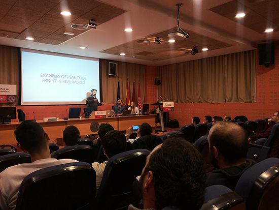 AticaUM's tweet photo. Resumen de la Jornada sobre #Liferay en la @UMU, en la que más de 40 estudiantes de @informaticaumu asistieron a esta actividad sobre productos Open Source
Grandes ponentes de @Liferay_es !
🗣️@dgomezg 
🗣️@darquesdev 
Más info en nuestro boletín⤵️
https://t.co/qw8EApzN6n https://t.co/rBFBns5JDz