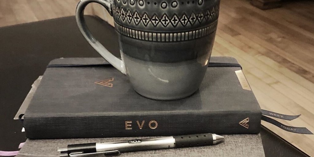 DailyKairos's tweet photo. "What are evenings for but drinking tea, using my EVO planner and kairos journal, and reading the Body Keeps the Score?📚⠀ https://t.co/139gv7XsY8