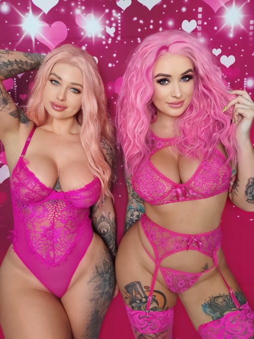 VickyAisha19's tweet photo. Happy Valentine’s Day to my one true love 💗 https://t.co/30jNRoGOaX