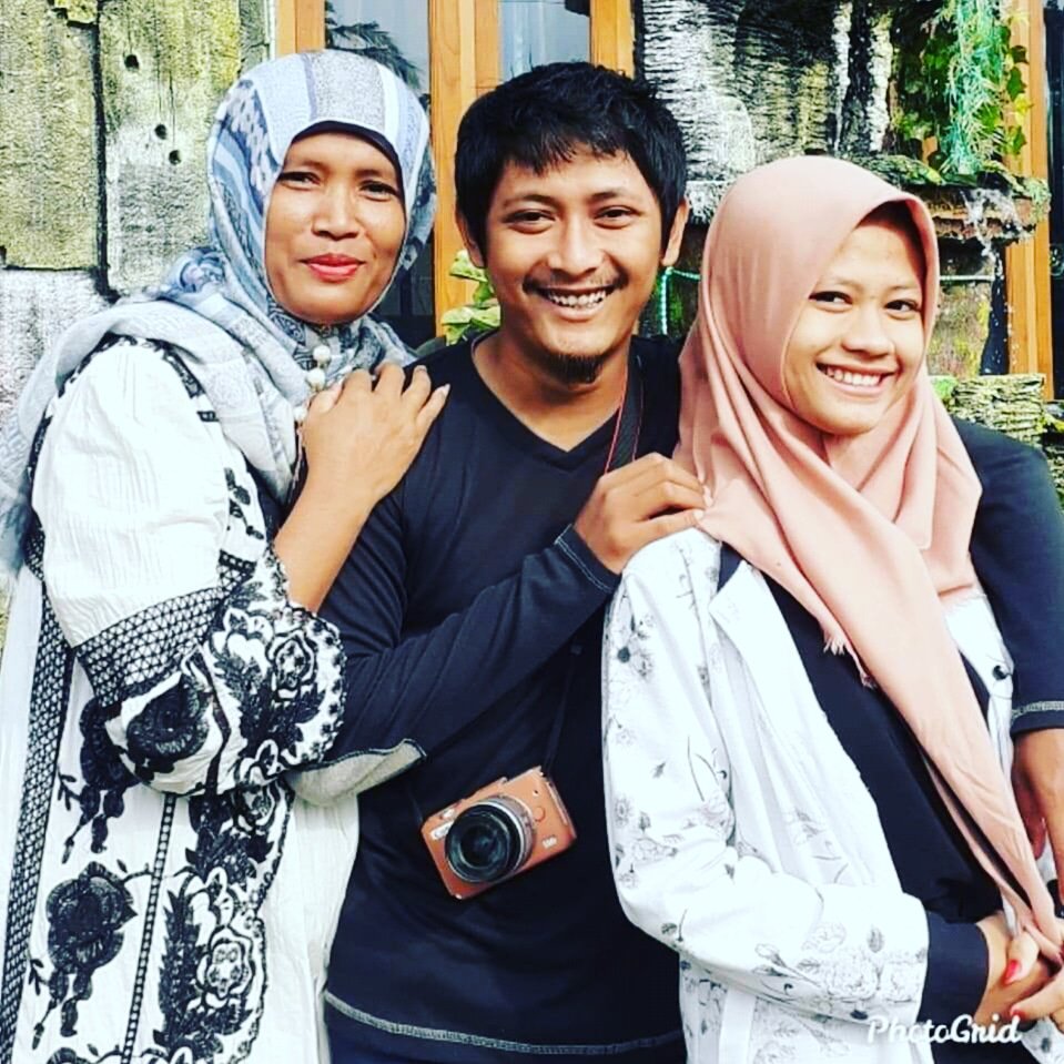 Selamat mengulang tanggal dan bulan lahir mamake.
Aku meng"aamiin"i semua doa terbaikmu.

4 Maret 1973 M - 4 Maret 2020 M
47tahun

#GusSohe