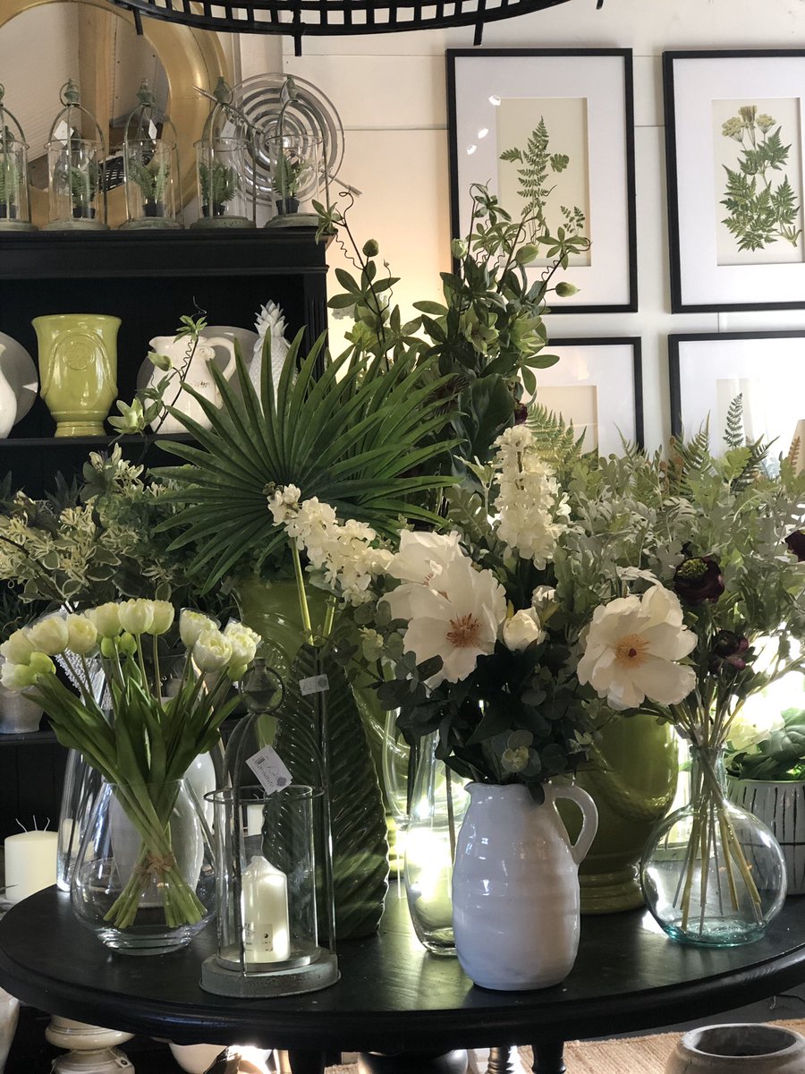 Faux flowers to lift any room <a href="/ArtichokeInter1/">Artichoke Interiors</a> #flowerstagram #Interiors #homedecor