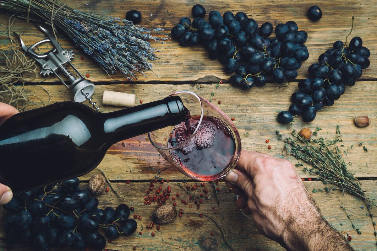 TOWCAU's tweet photo. 10 best #organic #wines from Australia https://t.co/RUJP19vU7U https://t.co/Z1kNXmEGFf