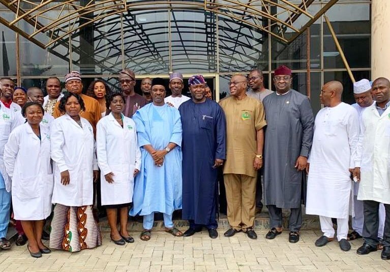 SenatorOsinowo's tweet photo. I led @NGRSenate Committee on Industries on an Oversight Visit to @SONNigeria. 
February 27th, 2020 
@senatorFADA 
@Toluodebiyi2019 https://t.co/RKzJY4R8vV