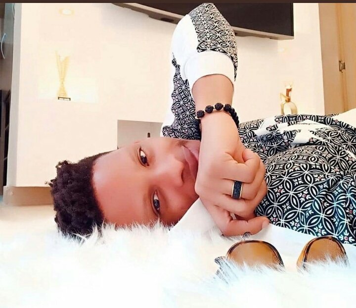 Harmaka5's tweet photo. TODAY MARKS THE BEGINNING OF ANODA YEAR 4 U MR LOZE AKA WHITE PEPPER,U ARE A SON EVERY MOTHER WANTS TO HAVE,A MAN OF SO MUCH WISDOM,AS YOU BECOME A YEAR OLDER,I PRAY YOU LIVE TO FULFILL DESTINY,MORE MONEY IN UR ACCT,AGE WITH GRACE ZADDY.
#ElozonsmAt34 
#ElozonamXKanso
#Dialo https://t.co/5H5qpfegEe