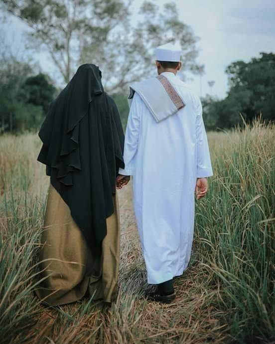 TweetIslamik's tweet photo. Bagaimana nak hidup menjadi suami isteri di akhir zaman?

1. Belajar agama. Maksudnya belajar agama itu belajar mengenal, cinta dan takutkan Allah . Mulakan dengan belajar kembali dan betulkan sembahyang kita. https://t.co/uPIqfy8zEk