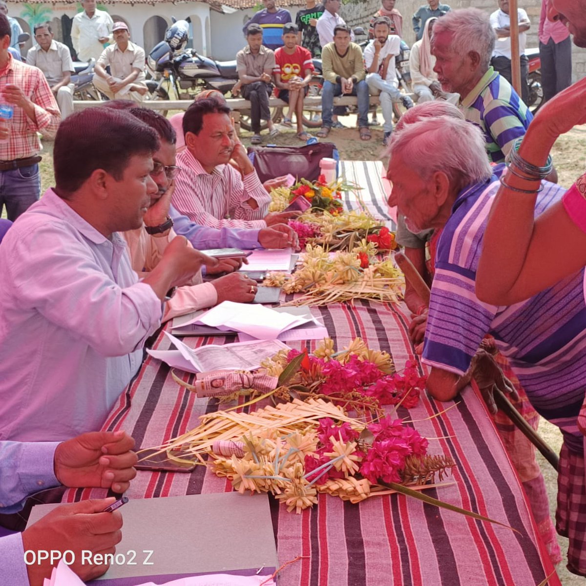 dc_simdega's tweet photo. सरकार आपके द्वार कार्यक्रम का आयोजन माननीय मुख्यमंत्री श्री हेमंत सोरेन के दिशा-निर्देश पर आज सिमडेगा प्रखंड के वीरू पंचायत में आयोजित किया गया है।
@JharkhandCMO 
@prdjharkhand 
@HemantSorenJMM 
@ISimdega 
@Simdega_Police https://t.co/05naGEhV2x