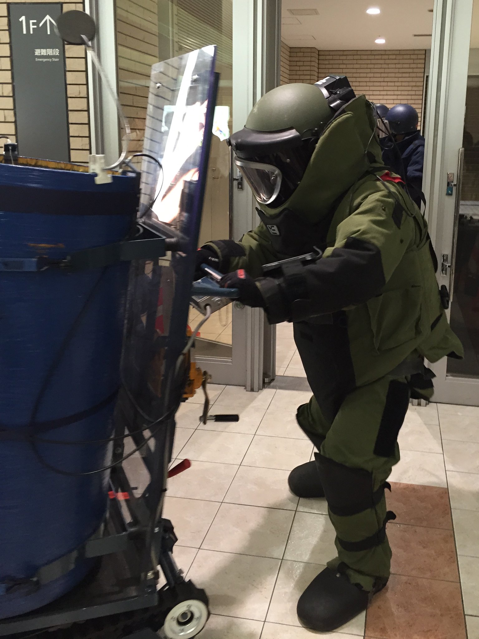 1/6　フィギュア　爆発物処理班　防爆スーツ Amazon | 16 フィギュア 爆発物処理班 防爆スーツ | フィギュア