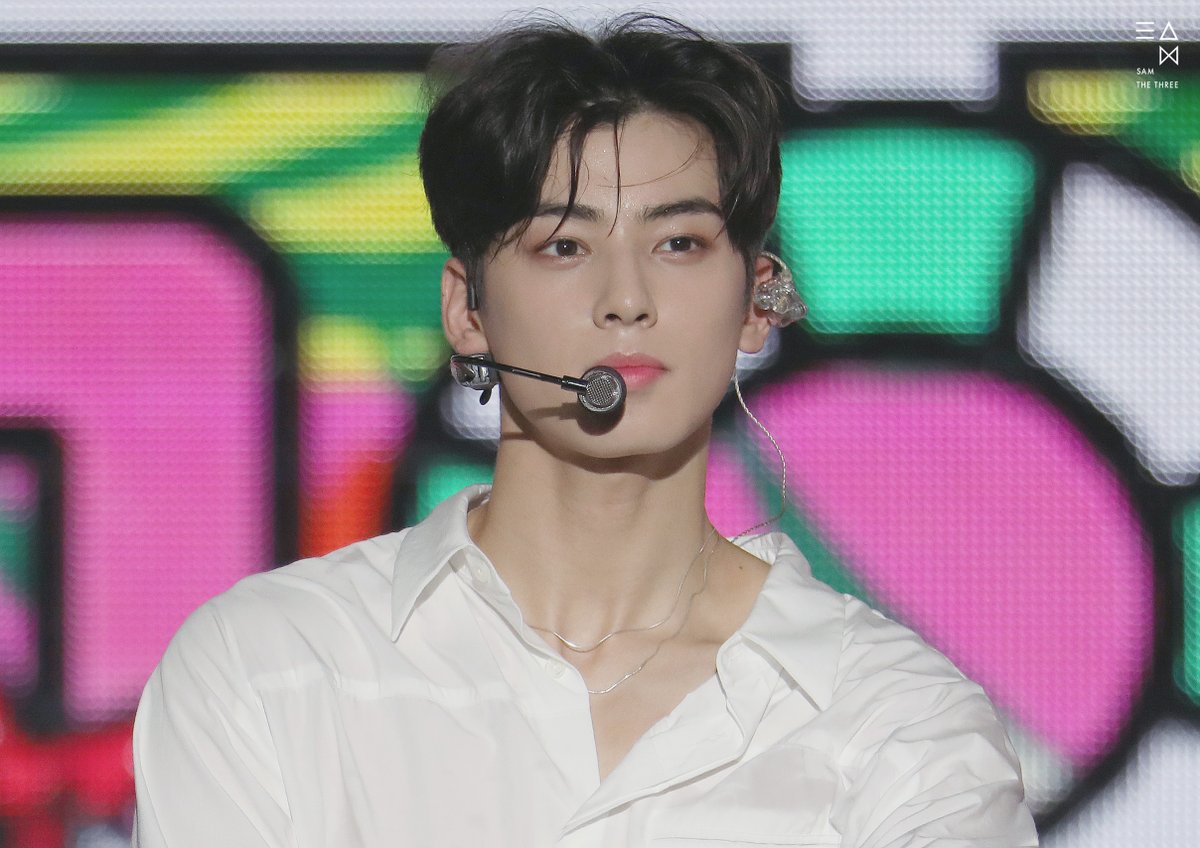 SamtheThree's tweet photo. 190727 보령 음악중심
보령은우...🤦‍♀️🤦‍♀️🤦‍♀️
#아스트로 #차은우 #ASTRO #CHAEUNWOO #ウヌ 
@offclASTRO https://t.co/Ap70bJd5La