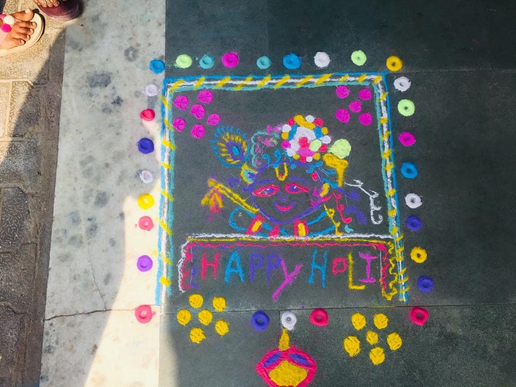 ETASHAsociety's tweet photo. Women are synonymous with creativity! Our women entrepreneurs at Janouli express themselves through beautiful rangolis. These women are running successful enterprises of their own and are financially independent.
#EACHFOREQUAL TO #FIGHTBEROZGAARI
#CDC4 # WOMENEMPOWERMENT https://t.co/relwd1lLxt