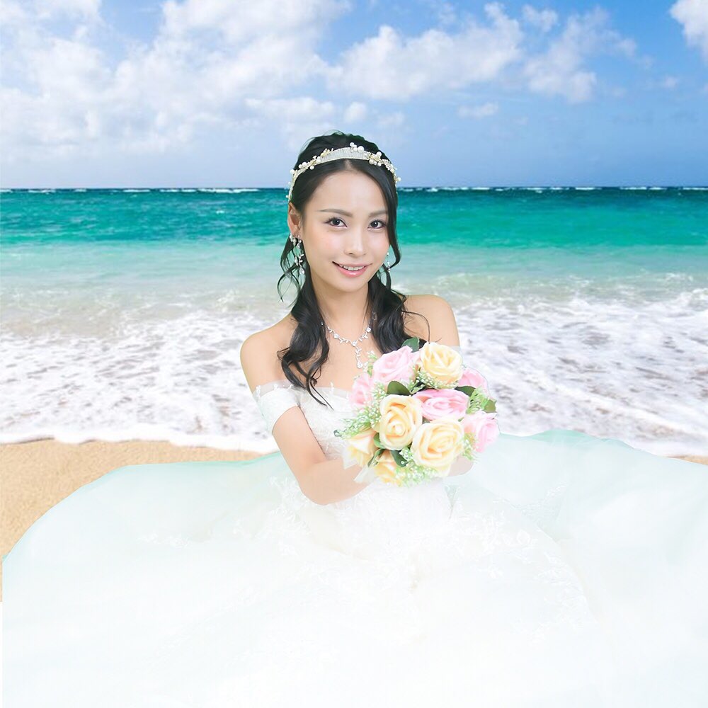 Maya_rdp's tweet photo. ウェディング写真撮ってもらいました^_^

#撮影　#ウェディング　#ドレス　#モデル　#海 https://t.co/G64GeAnkjU
