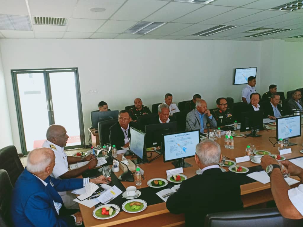 nrc_official_19's tweet photo. 4 Mar. Chiefs' Circle visits PUSPAHANAS. The delegation toured NRC and had a 'meet &amp; greet' session with the Course Members. The College is very grateful. https://t.co/hZ1zDTpNgw