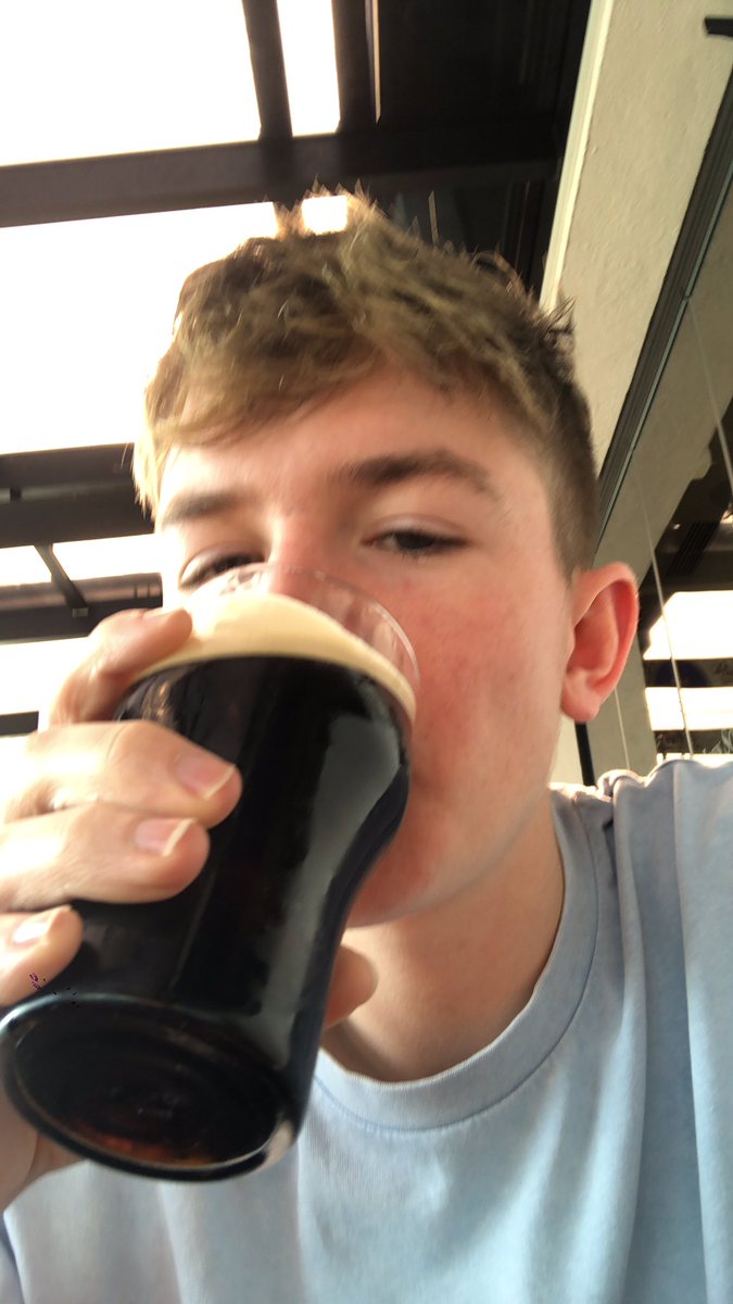 Happy 18th birthday <a href="/kkeironeill/">keir</a>. Hope you have a gd dayyy!🕺🏿🍻