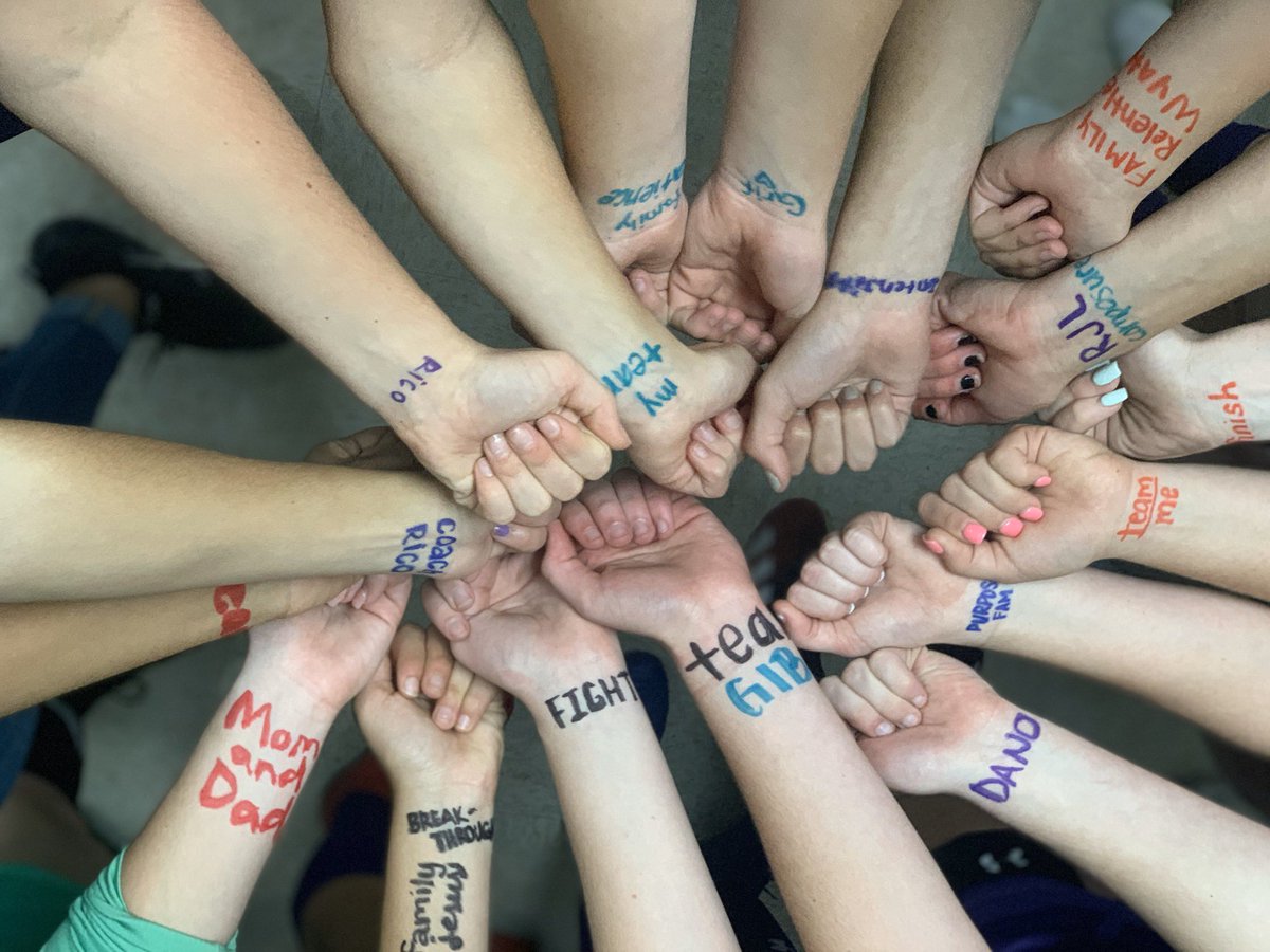 PNGgirlssoccer's tweet photo. Great atmosphere at the reservation tonight. Lots of alums, Indian spirit, Leo Weeks and coaches there supporting. We swept the dogs JV won 3-0 and varsity 3-1. #alwaysbefaithful #thisteamisspecial https://t.co/iceJYhiaLW